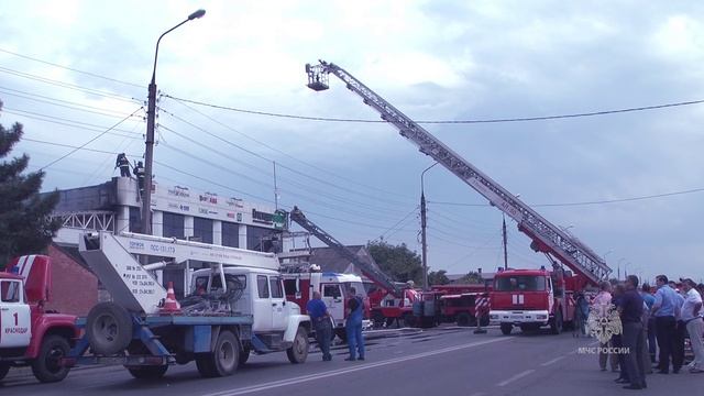 ?️ #МоментыСлужбы – тушение пожара в Краснодаре в июле 2016