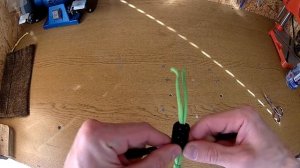 Человек брелок из паракорда / Man keychain made of paracord