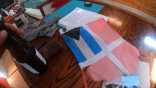 Full moon and s/v Harvest Moon reaching Beaufort NC ahead of a major storm and a message in a bottl смотреть онлайн