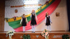 Песня "Губки бантиком"на день учителя