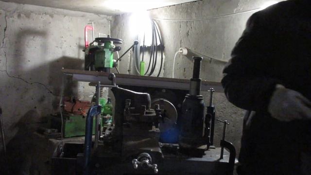 Установил переднюю бабку на самодельный токарный станок смотреть онлайн