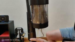 Demonstration of the unique features on the Samsung Bespoke Jet AI Vacuum Cleaner