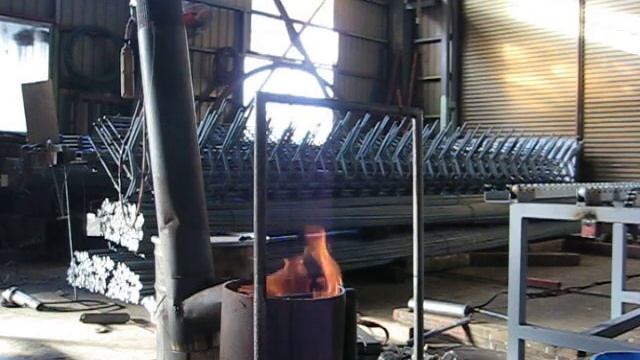 自作廃油ストーブガソリンで点火The waste oil stove gasoline ignition смотреть онлайн