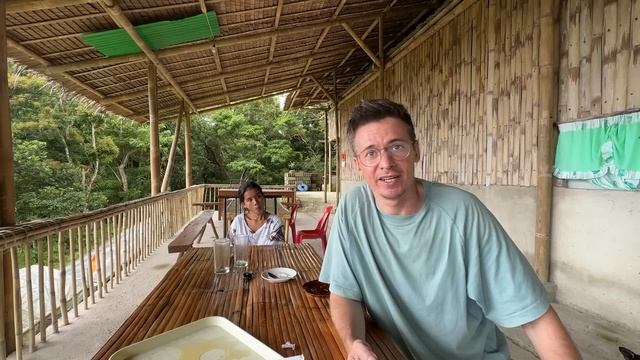 Строим хижину на Филиппинах, проблемы с крышей. Понимает ли сын русский и чего опасаться в Азии