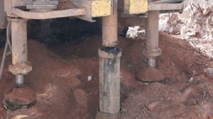 Бурение скважин на воду Челябинск и Челябинская область. Монтаж трубы металлической.