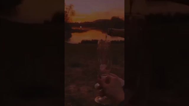 А я уйду обид не замечая, конфетку шоколадную жуя -СТИХ смотреть онлайн