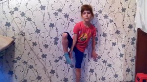 Как сделать ногу на верх и держать равнавесие и стоять на одной ноге