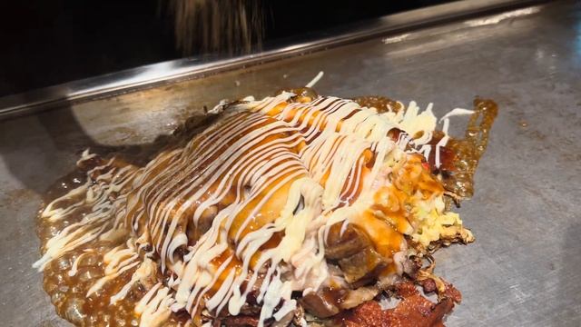 大阪で有名なお好み焼き屋さんが東京にやってきた！【徳井のソト飯】 смотреть онлайн