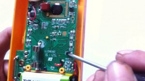 Обзор внутренностей мультиметра DT830D