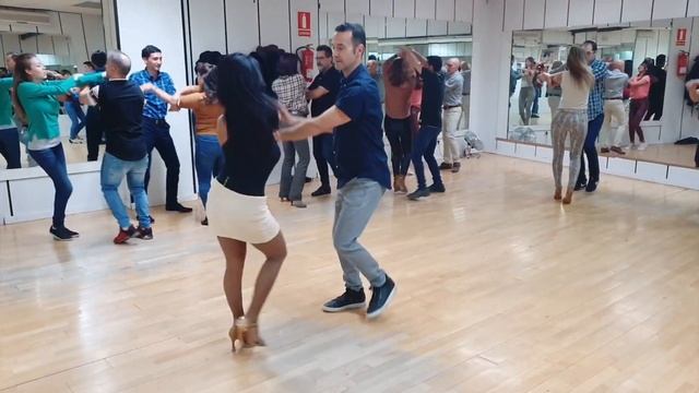 BACHATA SOCIAL BASI Y DEISY www.bskdance.com смотреть онлайн