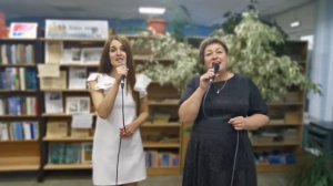 "Мамин старенький дом"  (слова Валентины ХАРЬКО, музыка Николая СЕМЕНОВА)