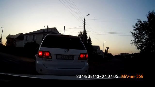 Водятел увидел знакомого остановился среди дороги L 793 MRM Уральск 2014 смотреть онлайн