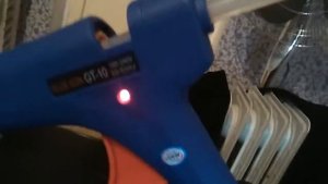 Как пользоваться клеевым пистолетом (все подробности в описании)