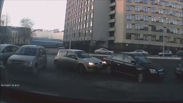 Парковка уровень БОГ! 2 Бабы за рулем! смотреть онлайн