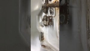 Замена дверной петли Мерседес Спринтер
