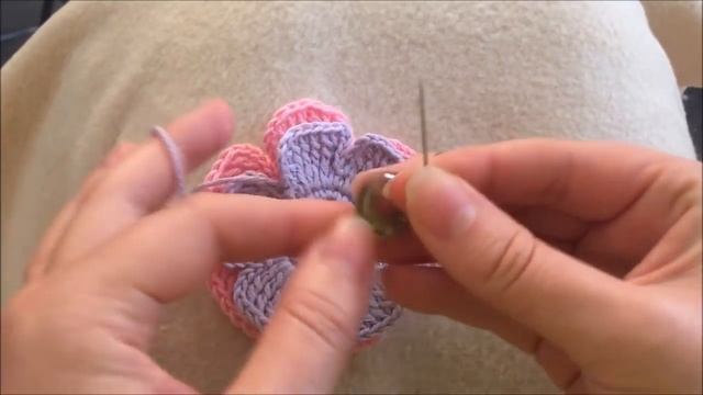 Мастер-класс по вязанию Декоративного цветка крючком. How to crochet a beautiful flower смотреть онлайн