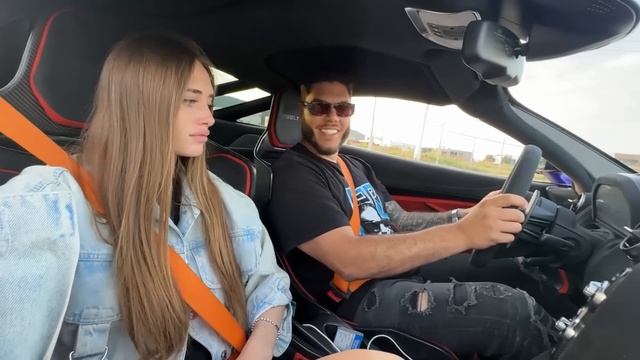 ESTE AUTO ES UNA LOCURA! ? | Simon Ahued смотреть онлайн