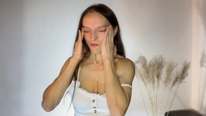 ◌ КАК ПОДНЯТЬ ОПУЩЕННОЕ ВЕКО | массаж от отеков глаз | Как убрать морщины у глаз #массажлица
