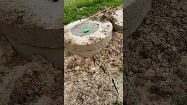 Копаю канализацию от дома до септика.