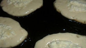 Оладьи с творожной начинкой