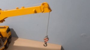 Bruder автокран