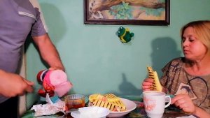Течет по всему личику. Приятного аппетита
