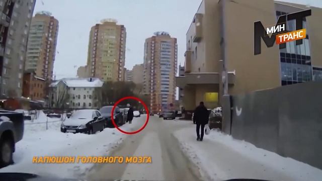 НАДЕЛ КАПЮШОН И ПОШЕЛ ПОД МАШИНУ! смотреть онлайн