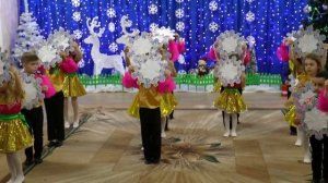 Танец со снежинками (средняя группа) д\с №15 Одесса