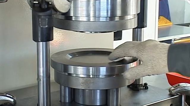 Нурсултан Назарбаев на заводе по изготовлению насосов в ЮКО смотреть онлайн