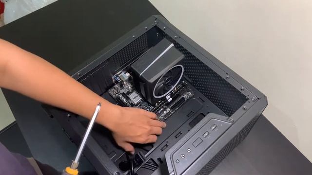 10 Juta Rakit PC Jadi Apa? (Cooler Master Q300L, Intel i5, GTX 1650 + Monitor) смотреть онлайн