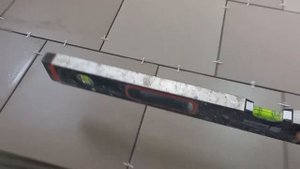 Укладка плитки на неровный пол