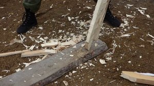 Делаю рукоятку из сосны для топора.