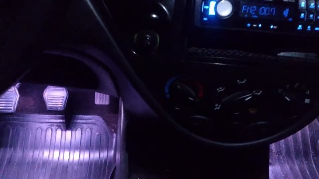 Доработка подсветки ног водителя и всех пассажиров светодиодной лентой RGB в FORD Focus 1 смотреть онлайн