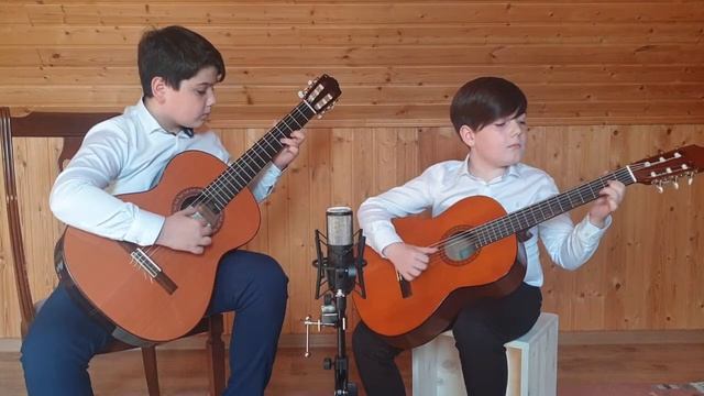 F.Tarrega "MAZURKA PARA DOS GUITARRAS" - Алексеевы Олег и Иван смотреть онлайн