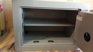 Обзор сейфа GRIFFON CLE I.30.C. (МЕХАНИЧЕСКИЙ КОДОВЫЙ ЗАМОК LA GARD USA)