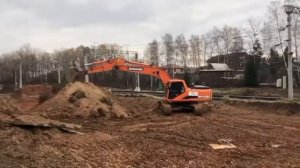 Гусеничный экскаватор DOOSAN SOLAR 255 компании Экскаватор Маркет на объекте