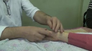 Массаж кисти (классика) в сочетании с точечным массажем по зонам соответствия Су-Джок