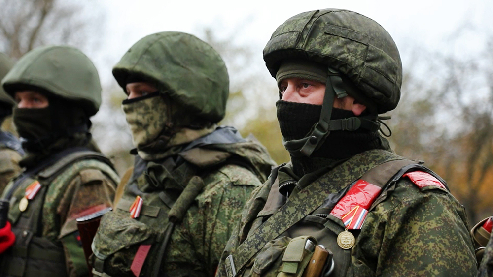 На передовой наградили военных медиков / События на ТВЦ