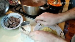 Суп с галушками. Гречневый суп с говядиной и картофельными клёцками.