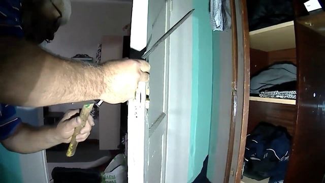 Меняем врезной замок на двери своими руками. Извлечение личинки без ключа. Штифт.Guru from the USSR смотреть онлайн