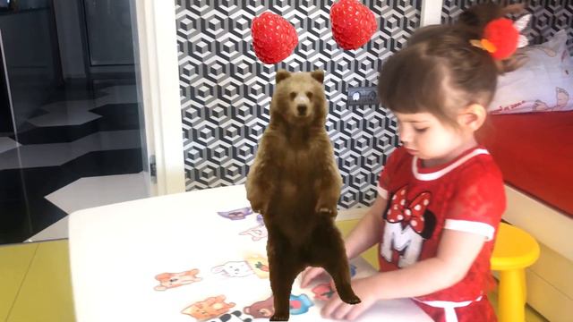 Животные и Лика. Играет и издает звуки животных смотреть онлайн