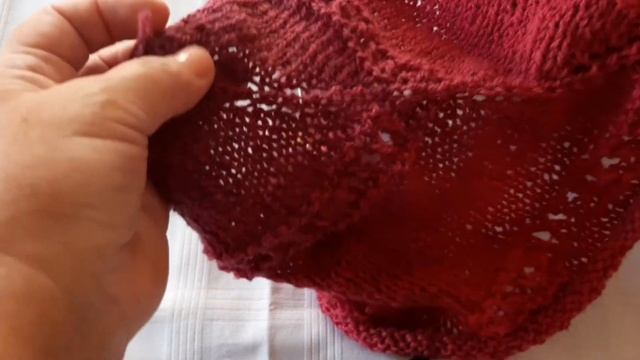 Вяжу платок или треугольную шаль.Очень простой и красивый из волшебной пряжи Кауни из Прибалтики.