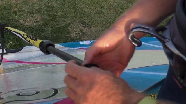 Урок 3 - Подготовка оборудования к первому старту. Курс для новичков. Виндсерфинг на диване. смотреть онлайн