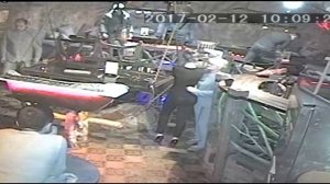 Мурманчанин открыл стрельбу из травмата в кафе