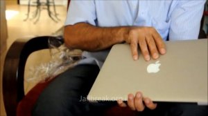 פתיחת מוצר - unboxing macbook air 13 inch 2012