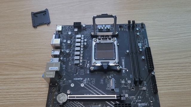 AMD Ryzen 7600 Installation on an A620M Motherboard смотреть онлайн