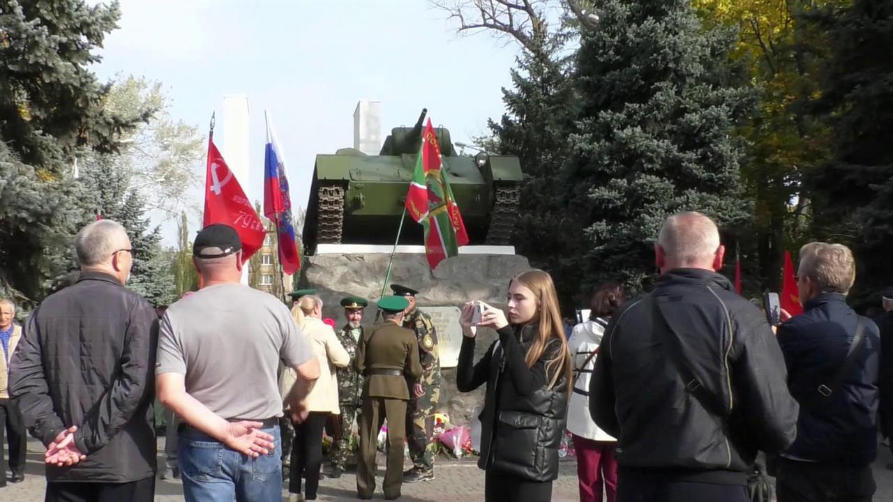 В Мелитополе к 80-й годовщине освобождения от фашистов открыли стелу "Город воинской славы"