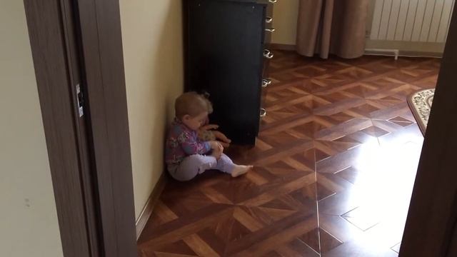 Папа красит ногти... смотреть онлайн