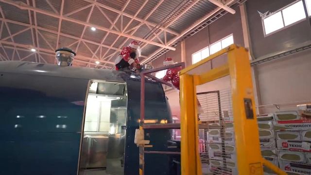 MOBITRUCK by EdaNaKolesah.com поздравляет вас с новым годом!?? смотреть онлайн