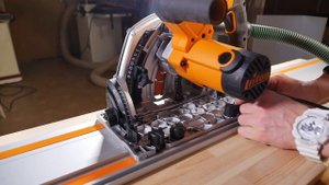 TRITON TTS1400 Погружная циркулярная пила для работы с направляющей шиной, пиление ЛДСП без сколов